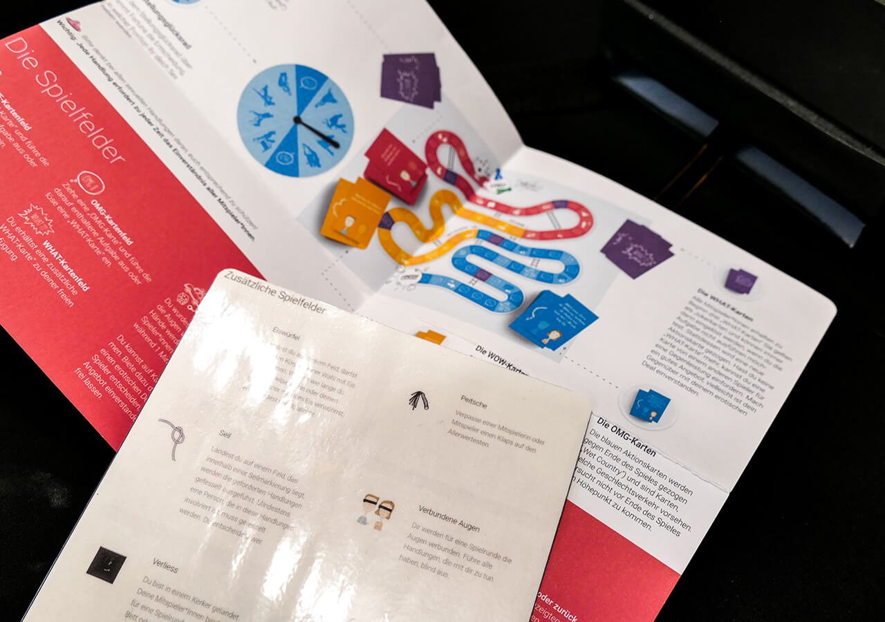 – Fanpost und eine Spielbox aus dem 3D-Drucker Die erotische Spielanleitung.