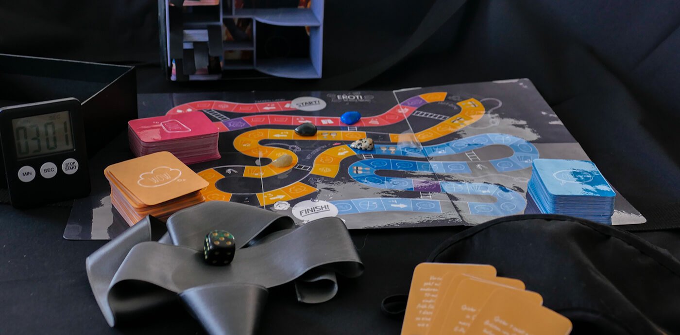 – Fanpost und eine Spielbox aus dem 3D-Drucker Do it Yourself Brettspiel für Erwachsene.